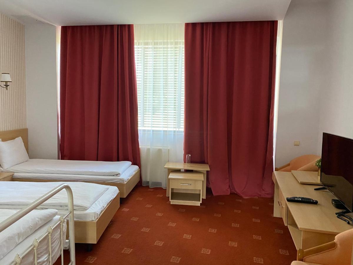 Hotel Andy Km 36 Бухарест Екстер'єр фото