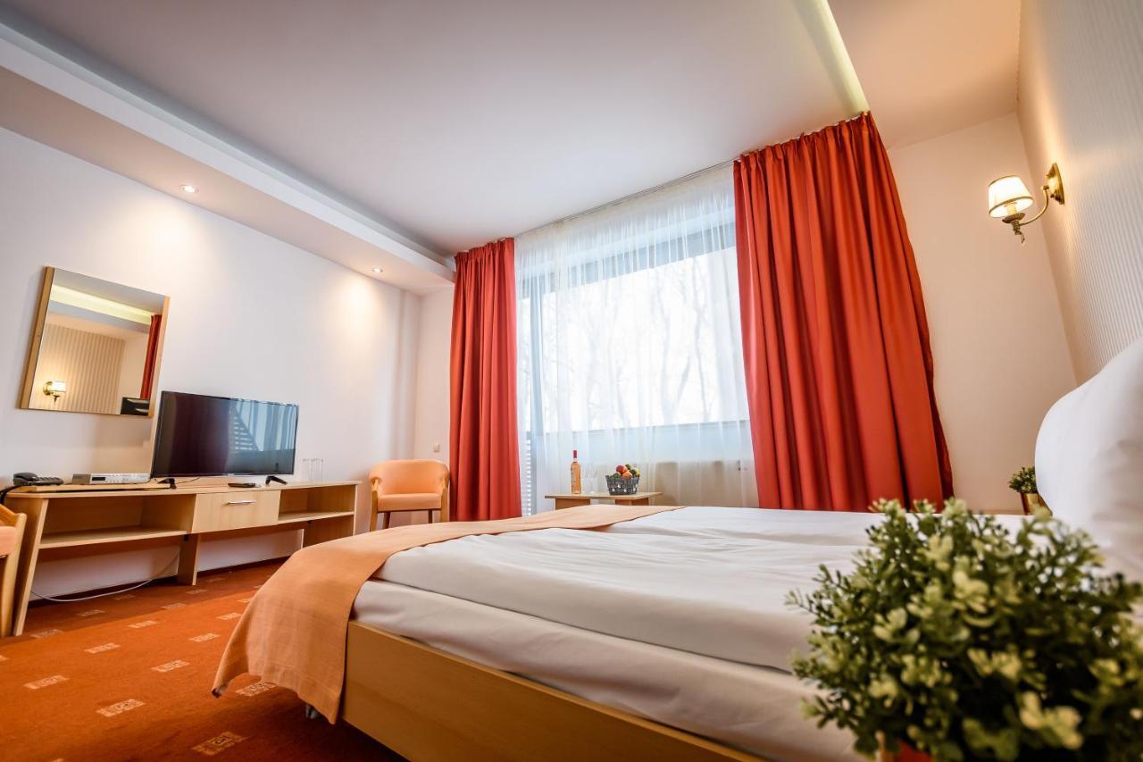 Hotel Andy Km 36 Бухарест Екстер'єр фото