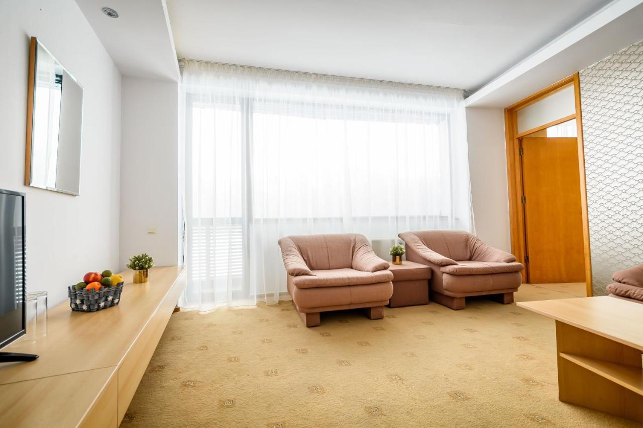 Hotel Andy Km 36 Бухарест Екстер'єр фото